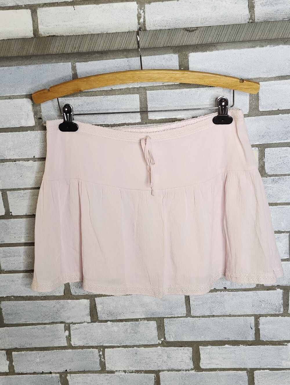 • No Boundaries Women's Pull-On Lace Trim Peplum Skirt Size Medium Pink